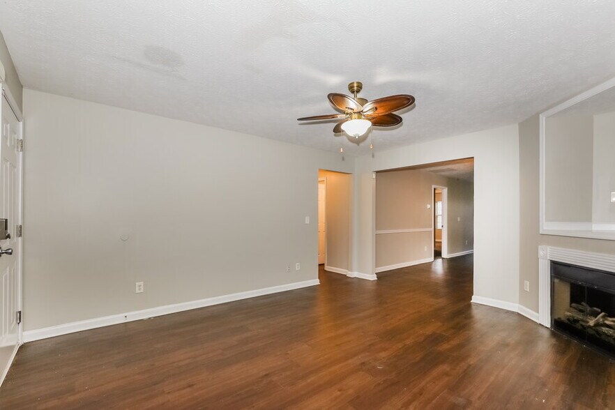 Building Photo - 717 Douglass Cir