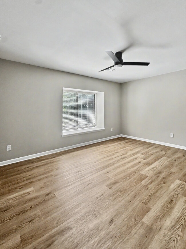Building Photo - 274 Mariners Cir