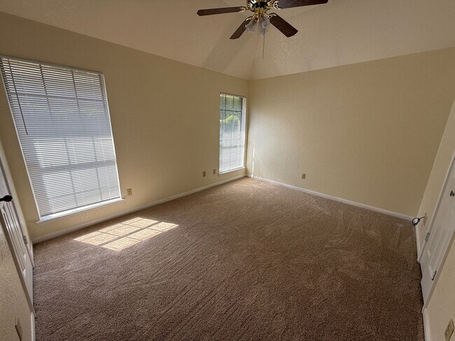 Building Photo - 1815 Diana Ln