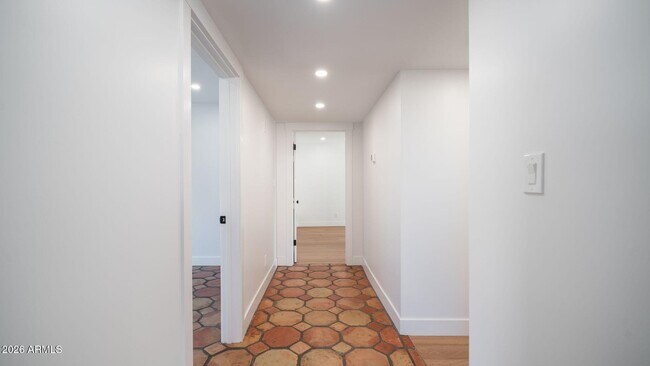 Building Photo - 6833 N 18th St