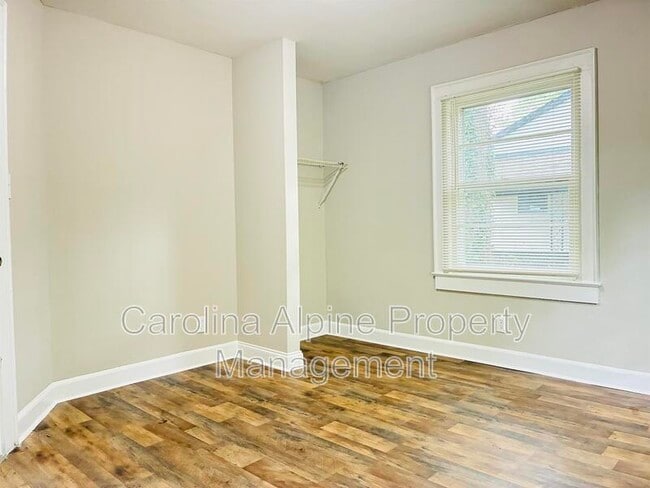 Building Photo - 602 Park Ave