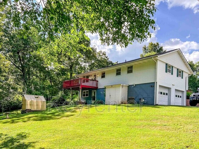 Building Photo - 830 Gondola Dr