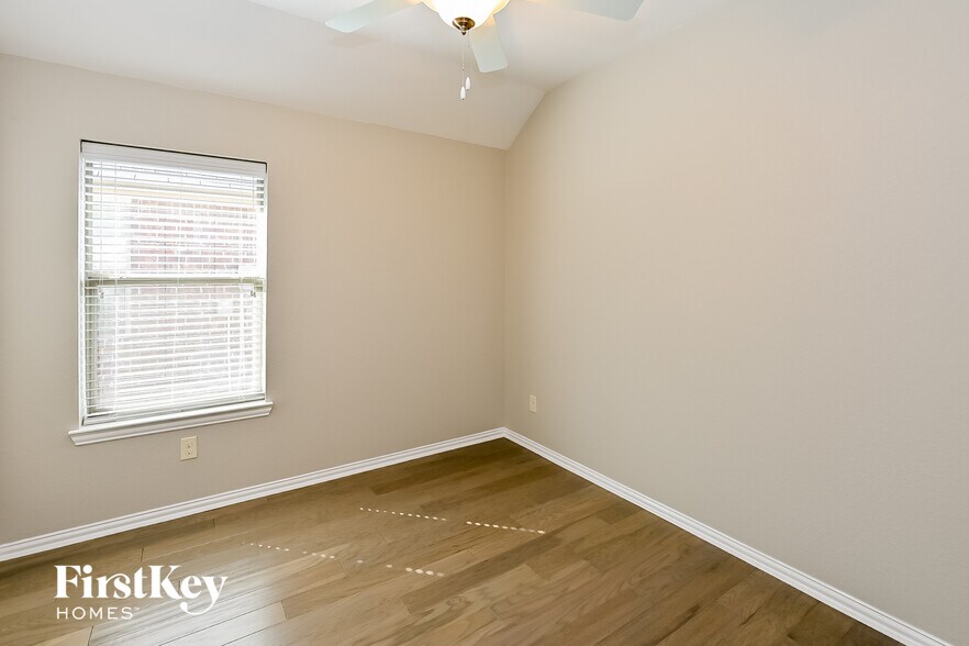 Building Photo - 21131 Bastide Ln