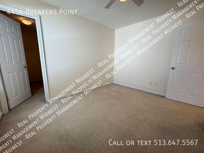 Building Photo - 4454 Breakers Point