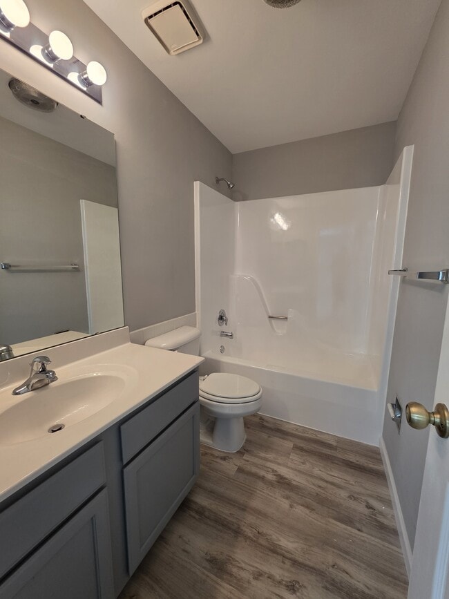 Building Photo - 813 Forest Trace Dr