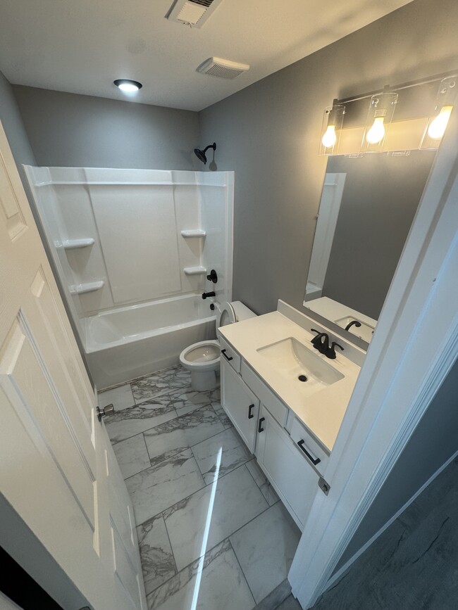 Building Photo - 1821 TN-120