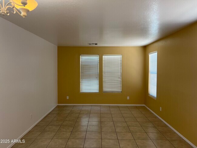 Building Photo - 3915 E Morelos St