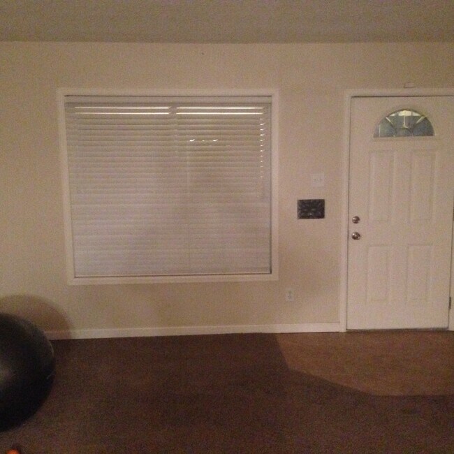 Building Photo - Nice 3 bed 2 bath 1 car garage home for rent $2400