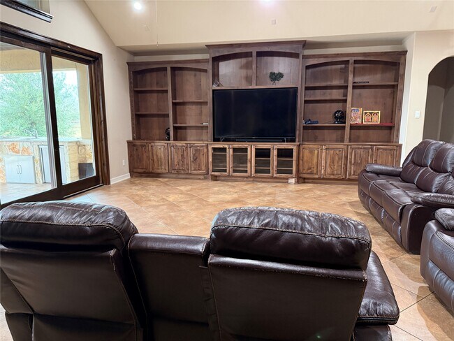 Building Photo - 28264 Rose Ln