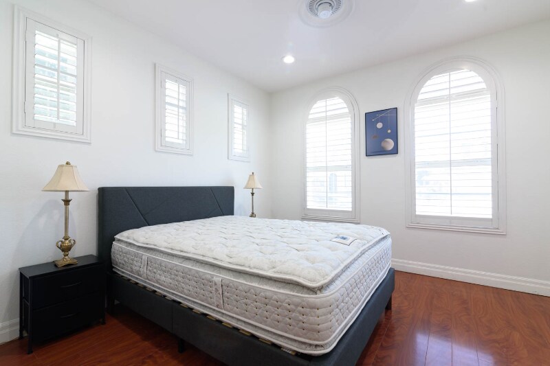 Building Photo - 35481 Domani Dr