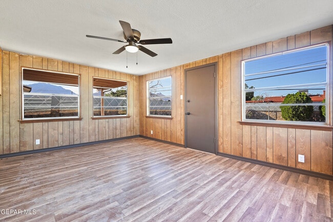 Building Photo - 5017 Sierra Madre Dr