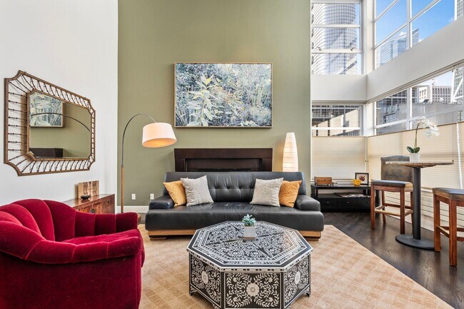 Building Photo - Large Updated SoMa Apartment!