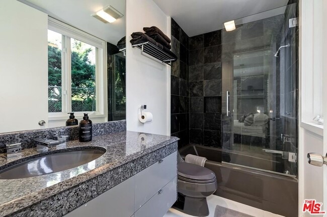 Building Photo - 2029 Mt Olympus Dr