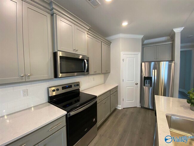 Building Photo - 113 Bienville St