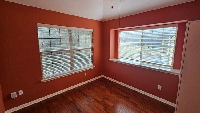 Building Photo - 1310 W Parmer Ln