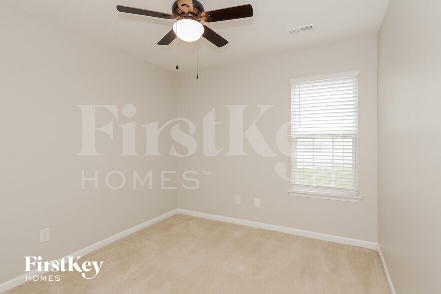 Building Photo - 109 Egerton Dr