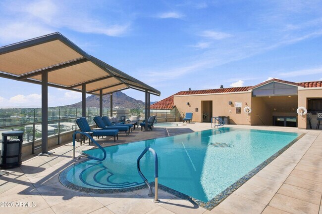 Building Photo - 7175 E Camelback Rd