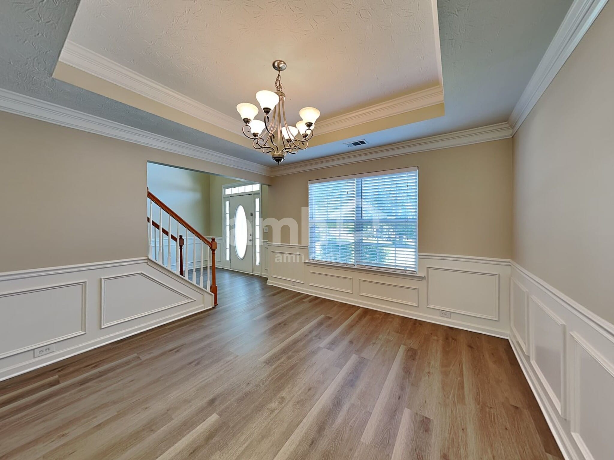 Building Photo - 332 Sunderland Way