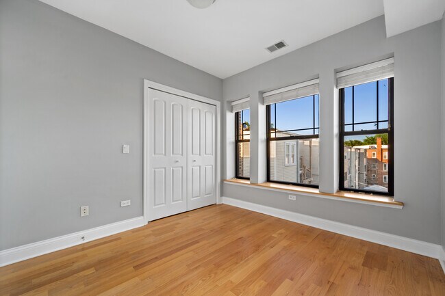 Building Photo - 7461 N Seeley Ave