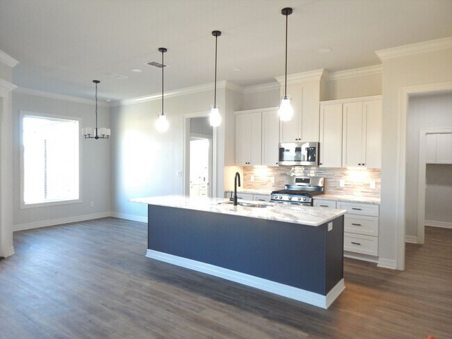 Building Photo - Whitehouse ISD! Gorgeous 4 Bedroom, 2 Bath...