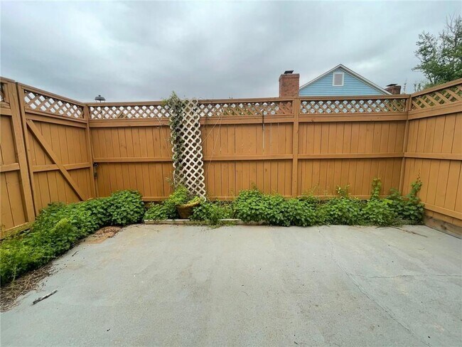 Building Photo - 5596 Clover Rise Ln