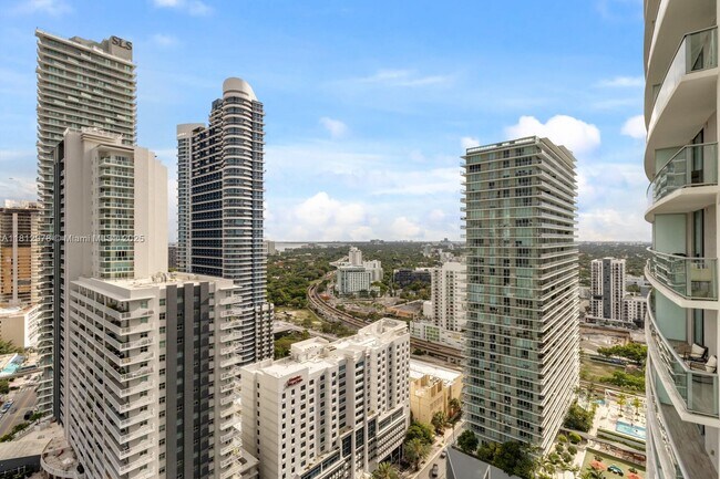 Building Photo - 1100S S Miami Ave