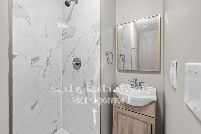 Building Photo - 1321 5 Mile Rd