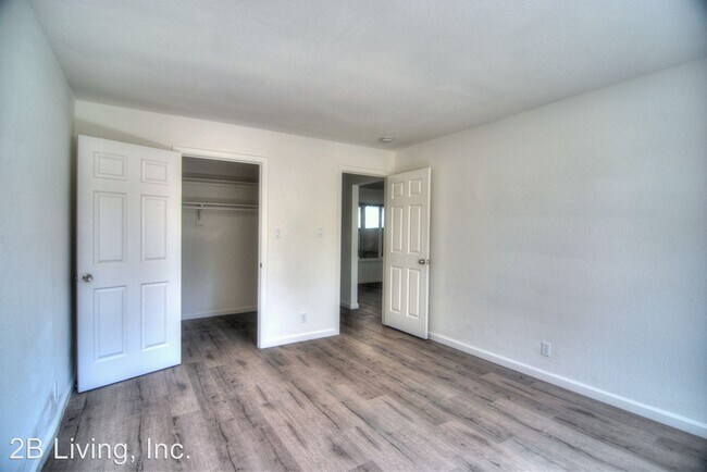 Building Photo - 300 Franciscan Ct