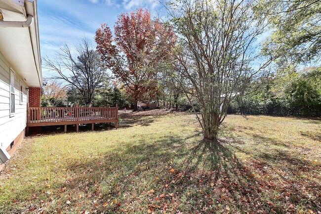 Building Photo - 7401 Quail Ridge Dr