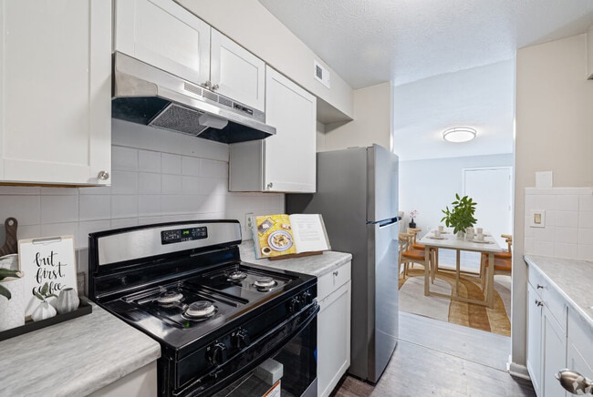 Building Photo - Blue Ridge Townhomes II