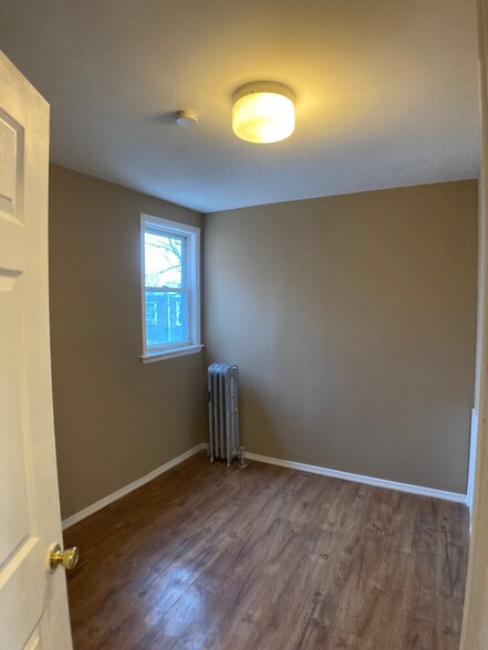 Building Photo - 2061 Wilmot St