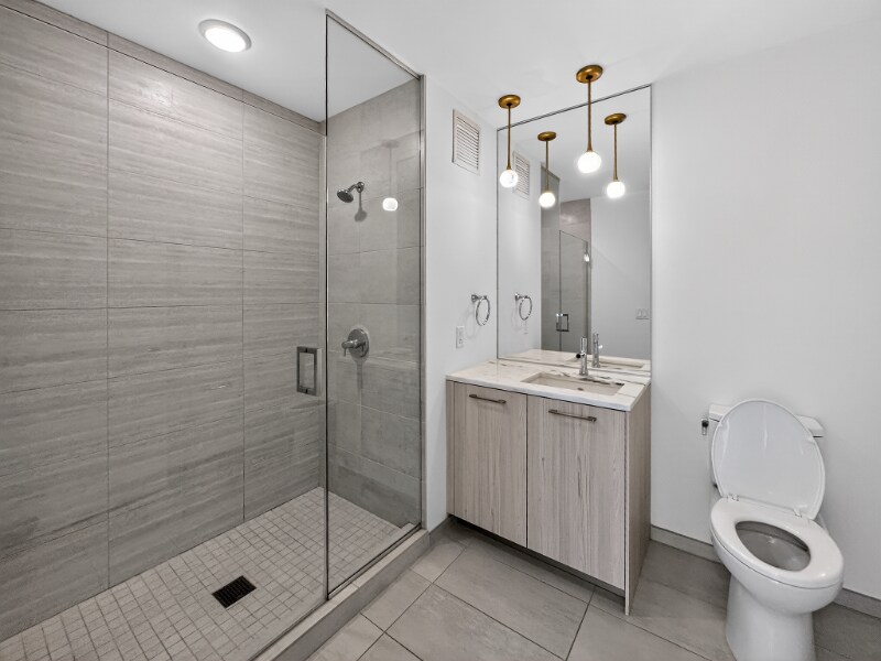 Building Photo - 167 N Desplaines St