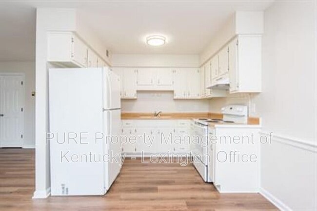 Building Photo - 459-120 Sycamore Ct