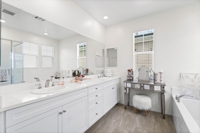 Building Photo - 28371 Vela Wy