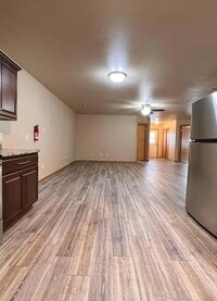 Building Photo - 1010