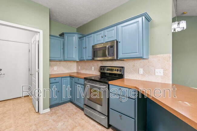 Building Photo - 7425 N 77th Ave