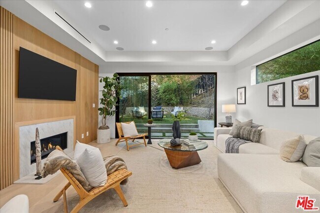 Building Photo - 2016 Stanley Hills Dr