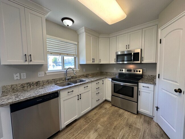 Building Photo - 3528 Newland Loop