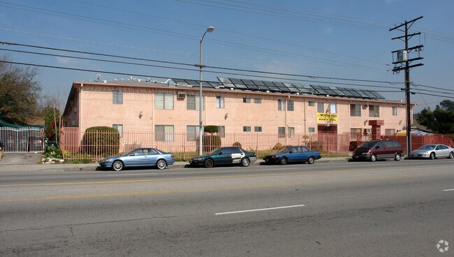 Building Photo - 11741 Saticoy St