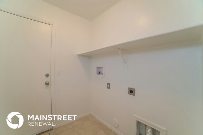 Building Photo - 2214 S 114th Ln