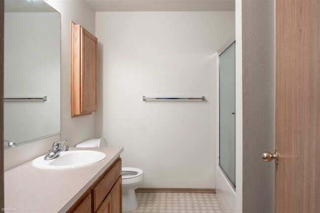 Building Photo - 2 br, 1.5 bath Townhome - 5292 Southwest 1...