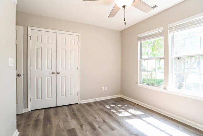 Building Photo - 3705 Arthur St