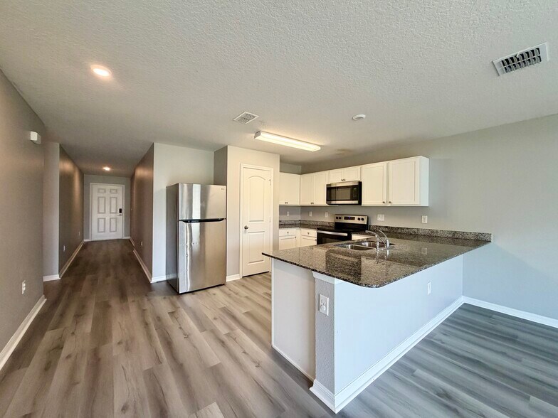 Building Photo - 687 Gila Dr