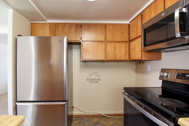Building Photo - 2 Bedroom, 1 Bath Home in Central Richland - Detached Garage!