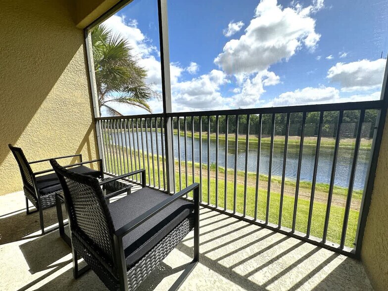 Building Photo - 2761 Oakwater Dr