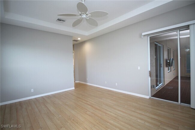 Building Photo - 2086 Grove Dr