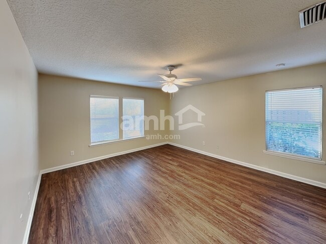 Building Photo - 284 Brantley Harbor Dr
