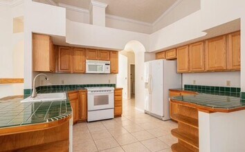 Building Photo - 1467 Tama-Ran Pl