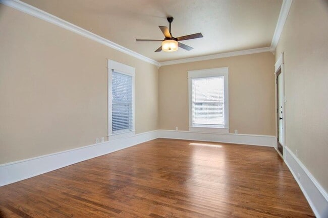 Building Photo - COMING IN APRIL! Darling Doll House is a must see!