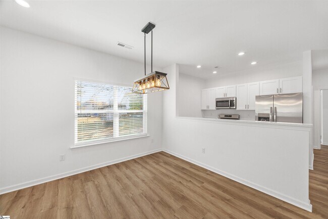 Building Photo - 13 Jamison St